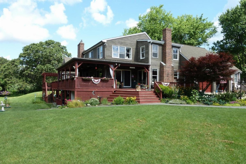 On Cranberry Pond Bed and Breakfast Image 11